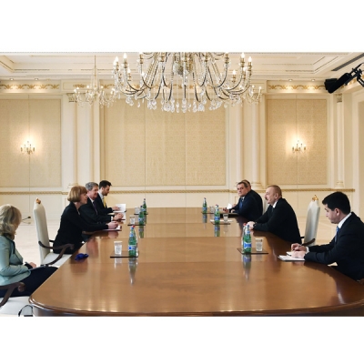 Президент Азербайджана принял представителя правительства Великобритании