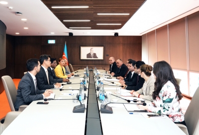 Deputy Economy Minister of Azerbaijan met with Joonho Hwang