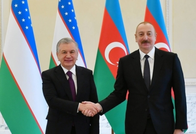 Президент Азербайджанской Республики Ильхам Алуиев позвонил Президенту Республики Узбекистан Шавкату Мирзиёев