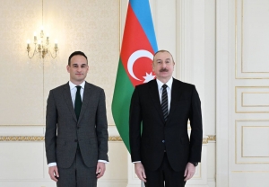 İlham Əliyev Sloveniyanın ölkəmizdə yeni təyin olunmuş səfirinin etimadnaməsini qəbul edib