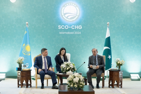 Prime Minister of Kazakhstan discusses trade and economic cooperation with Prime Minister of Pakistan