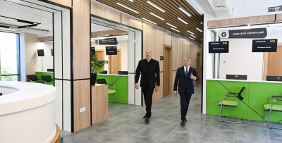 Ильхам Алиев принял участие в открытии после капитального ремонта Центра государственных услуг в Шуше