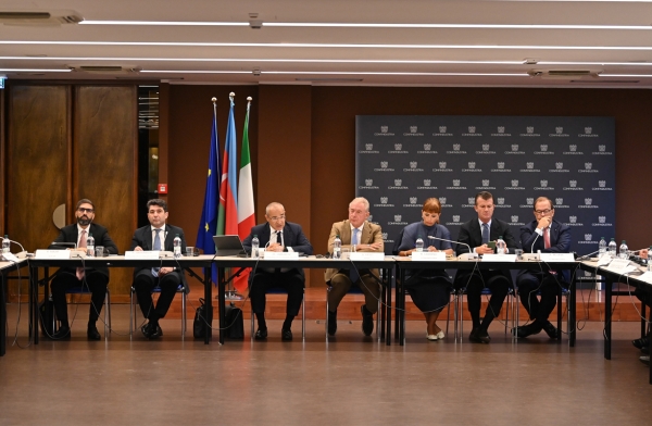 Italy, Azerbaijan hold round table