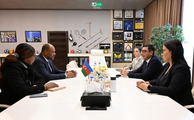 Azerbaijani minister of youth and sports receives Angolese deputy minister