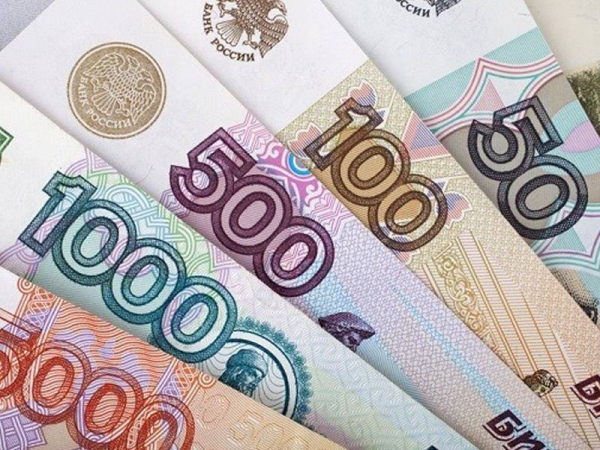 Russian ruble strengthens against Chinese yuan, weakens against US dollar