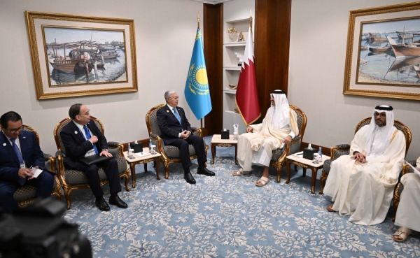 The President of Kazakhstan meets with the Emir of Qatar