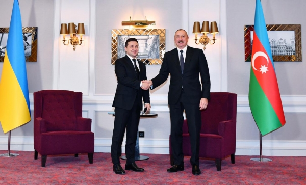 Президент Украины Володимир Зеленский позвонил Ильхаму Алиеву