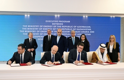 Documents on expanding green energy partnership signed with Saudi Arabia