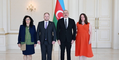 Ильхам Алиев принял верительные грамоты новоназначенного посла Канады в нашей стране